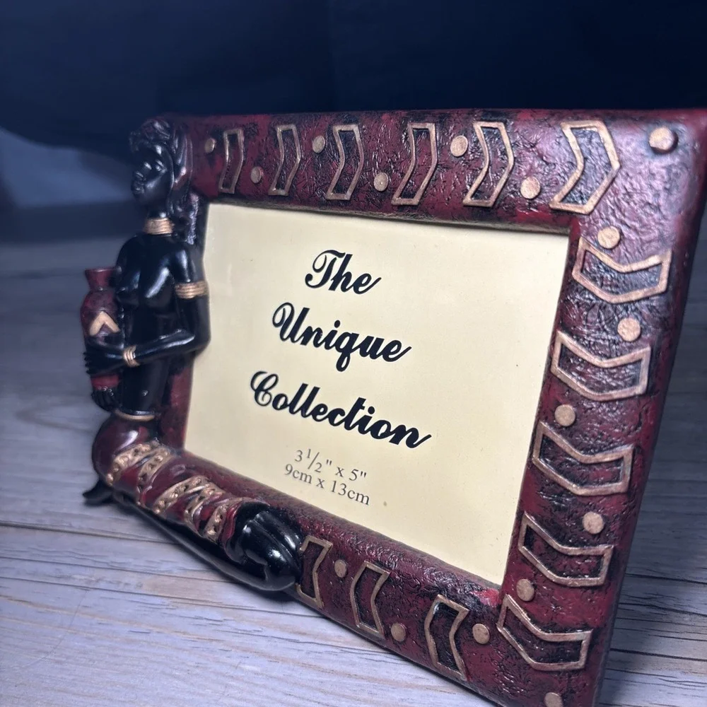 Vintage 3D blackamoor style picture frame 3.5 x 5 red Gold topless Unique